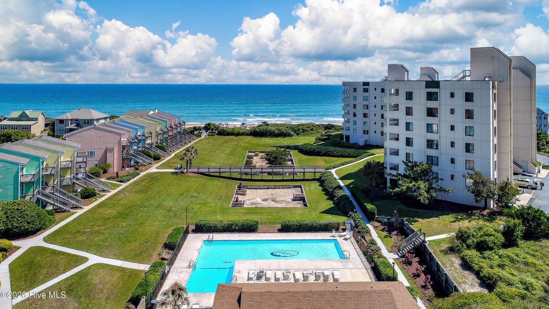 Condo in Emerald Isle, North Carolina, United States 1 - 17388112