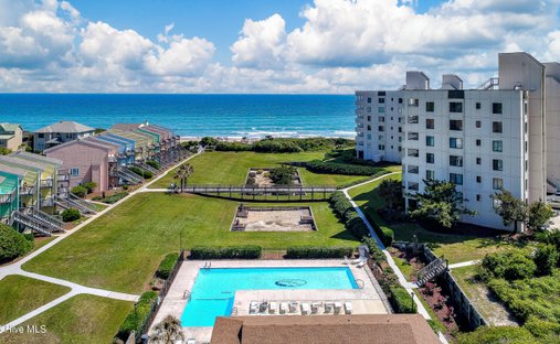 Condo in Emerald Isle, North Carolina, United States 1
