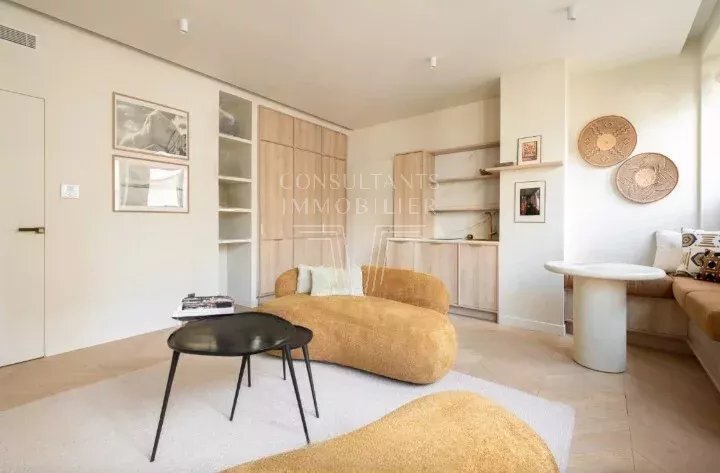 Apartment in Triangle d'Or, Paris 8e Arrondissement, Paris 3 - 17388153