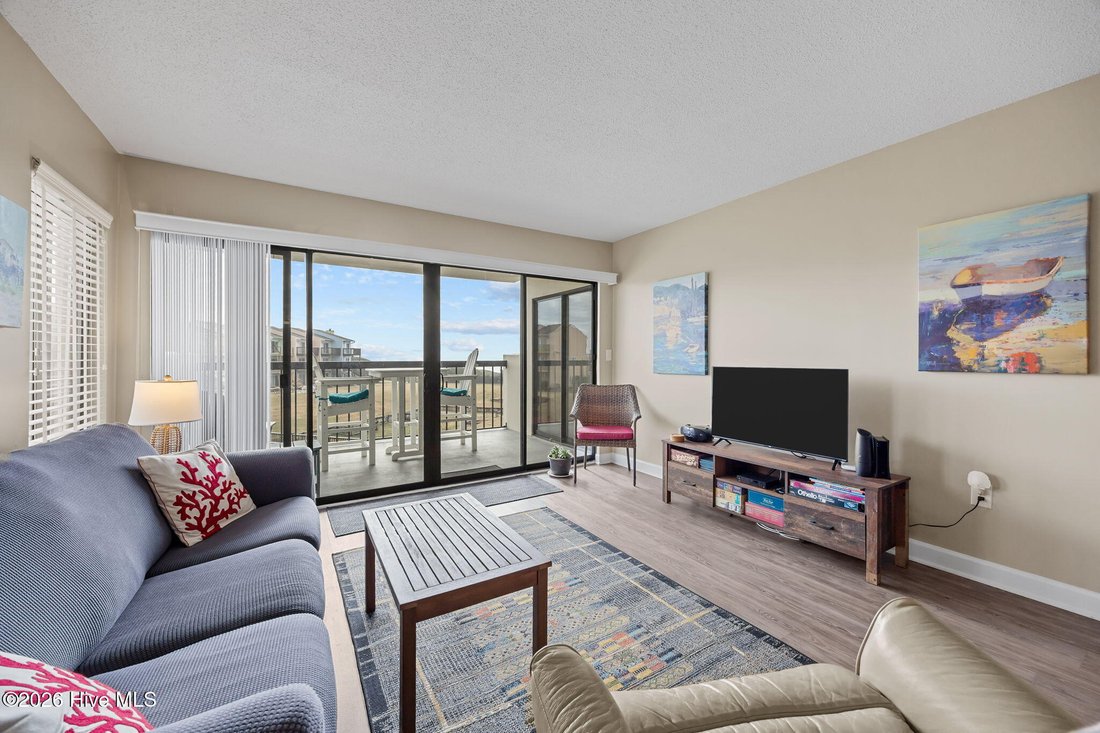 Condo in Emerald Isle, North Carolina, United States 4 - 17388112