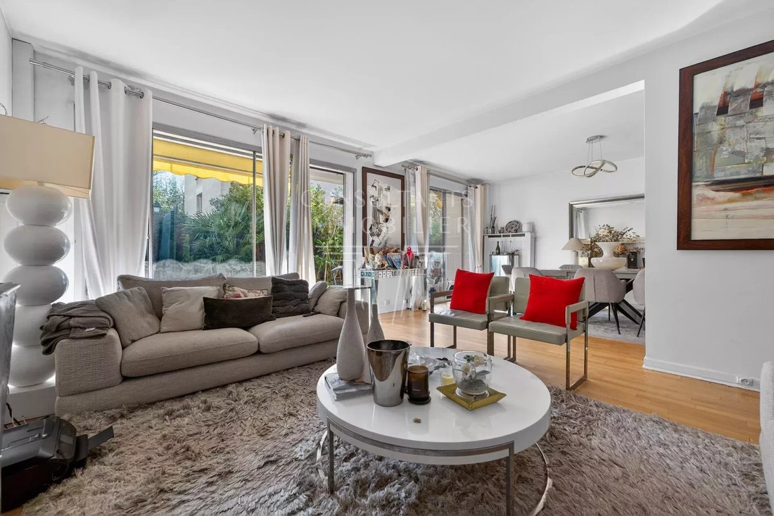 Apartment in Puteaux, Ile-de-France, France 1 - 17387823