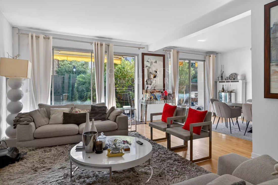 Apartment in Puteaux, Ile-de-France, France 2 - 17387823