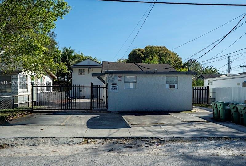 Miami, Florida, United States 1 - 17387908
