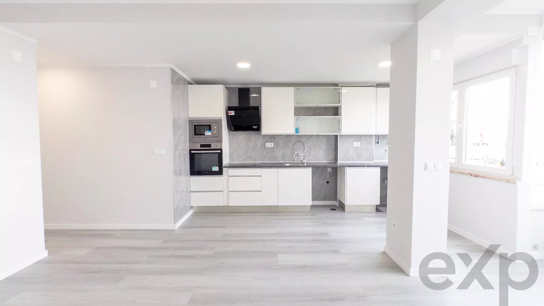 Apartment in Oeiras e Sao Juliao da Barra, Paco de Arcos e Caxias, Lisbon, Portugal 1 - 17389304