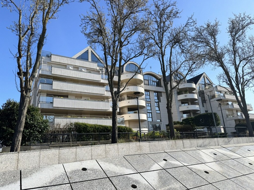 Apartment in Centre Ville-Commerce, Enghien-les-Bains, France 1 - 17388635
