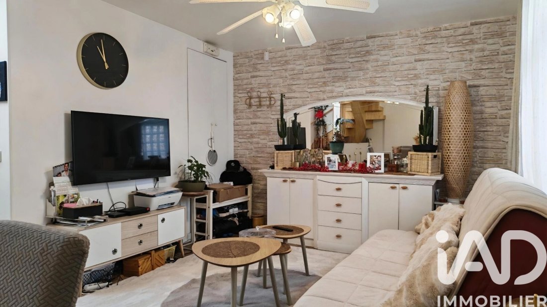 House in Severine, Le Pre-Saint-Gervais, France 2 - 17389758