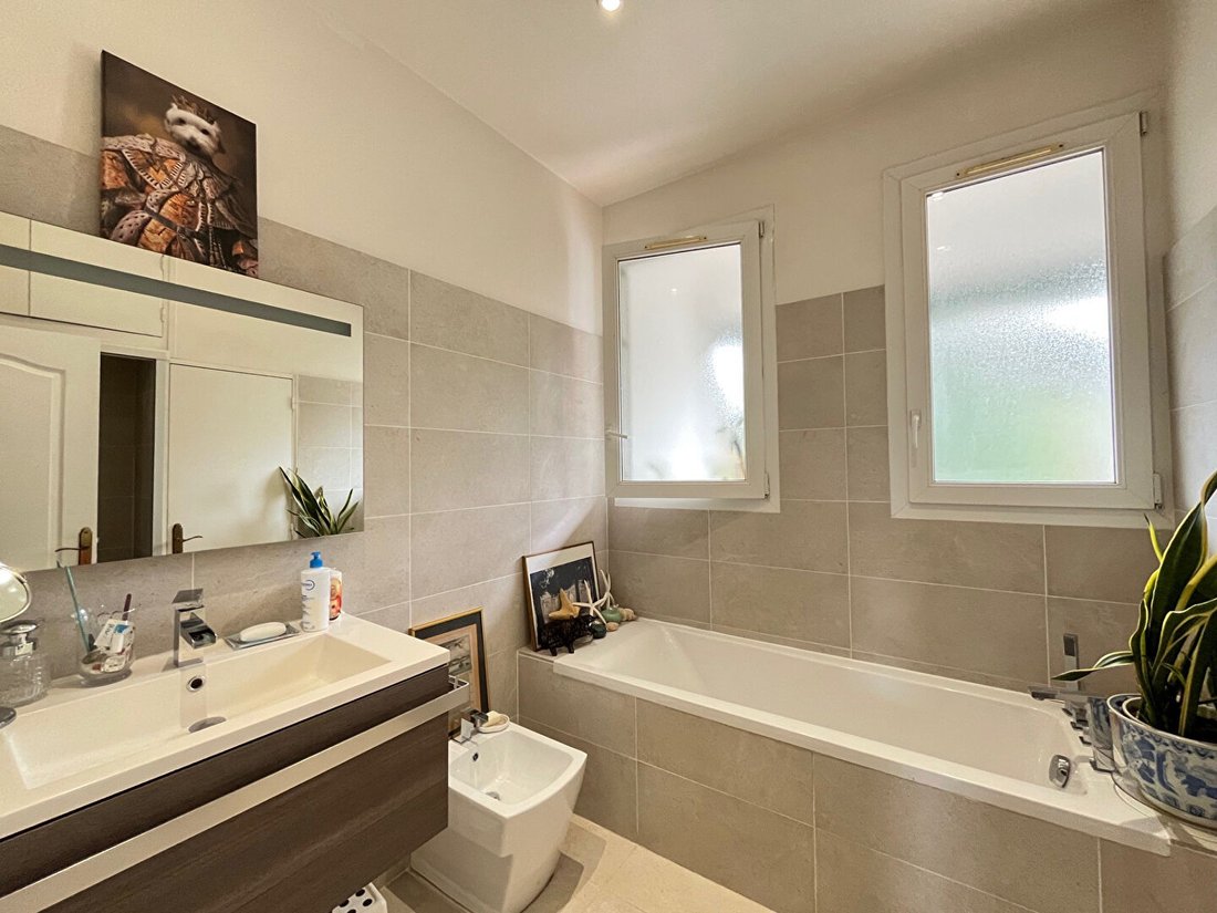 Apartment in Pointe Rouge, 8e Arrondissement, Marseille 4 - 17389248