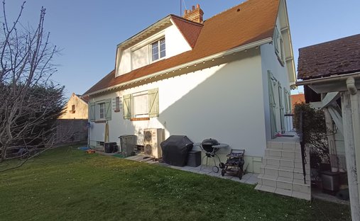House in Maubuisson-Bourseaux-Saint Prix, Saint-Ouen-l'Aumone, France 1