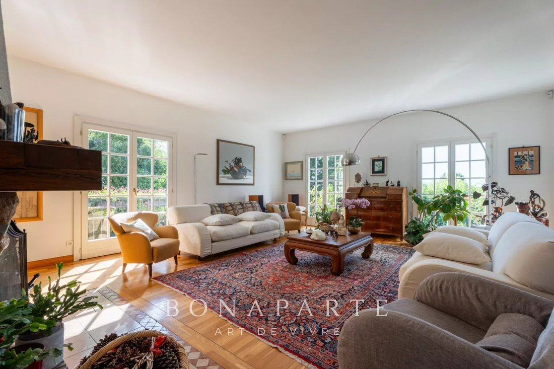 Estate in Grilly, Auvergne-Rhône-Alpes, France 4 - 17389167