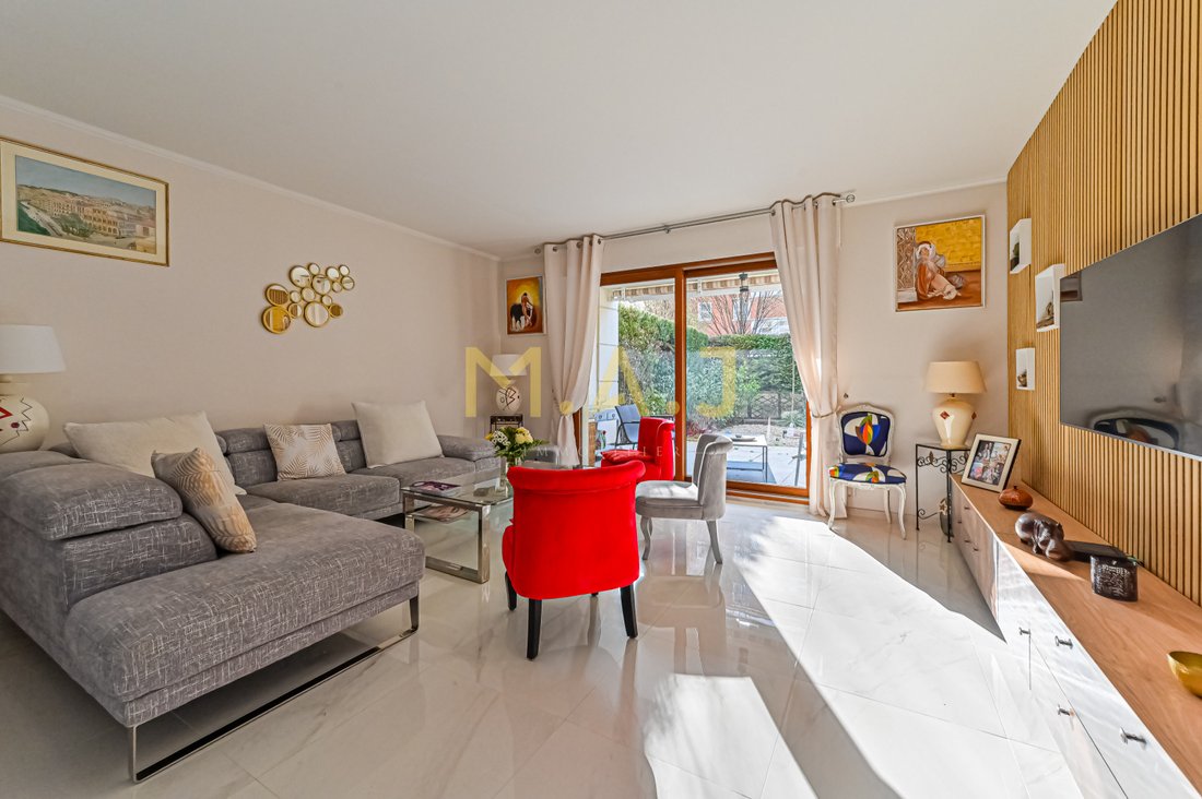 Apartment in Ledru Rollin, Le Perreux-sur-Marne, France 2 - 17388848