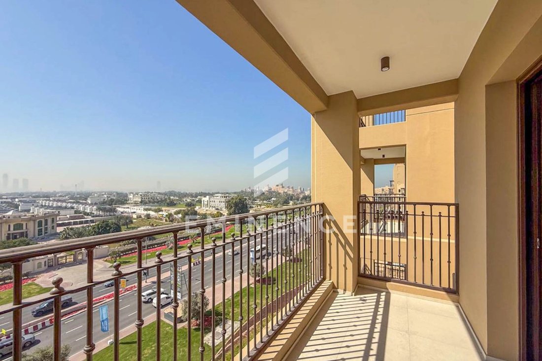 Apartment in Umm Suqeim, Dubai, United Arab Emirates 1 - 17389101
