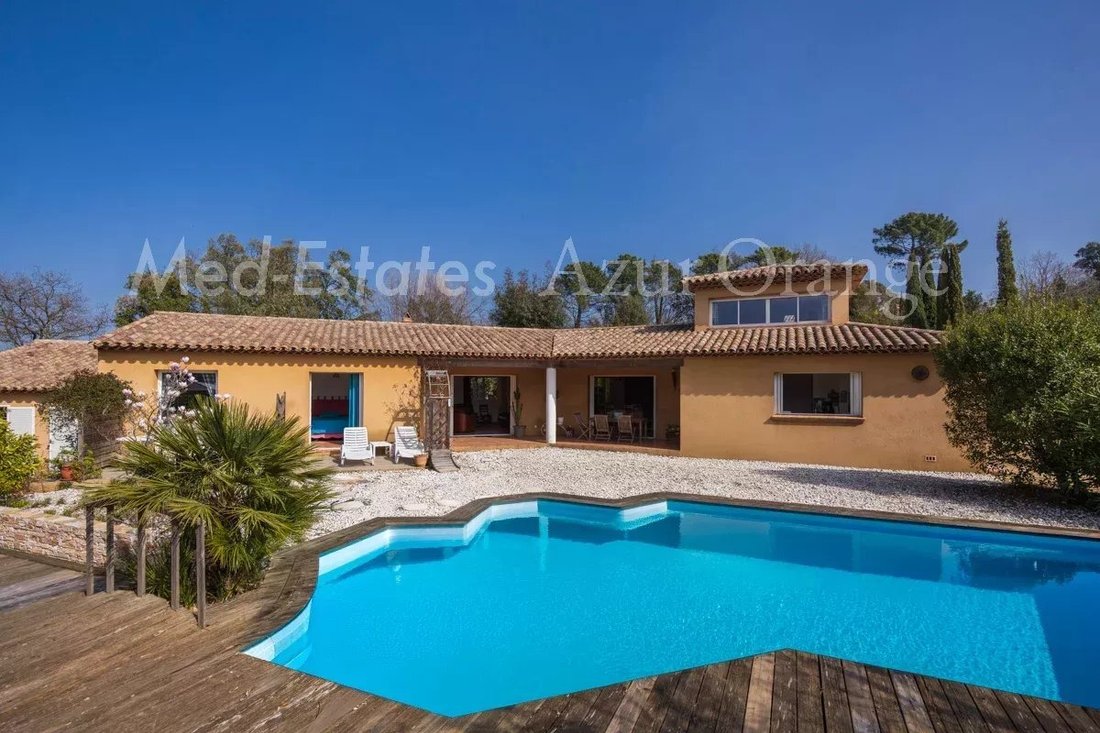Villa in La Garde-Freinet, Provence-Alpes-Côte d'Azur, France 1 - 17388903