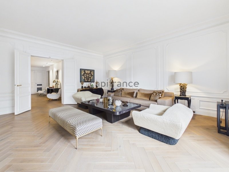 Apartment in Porte Dauphine, Paris 16e Arrondissement, Paris 3 - 17389257