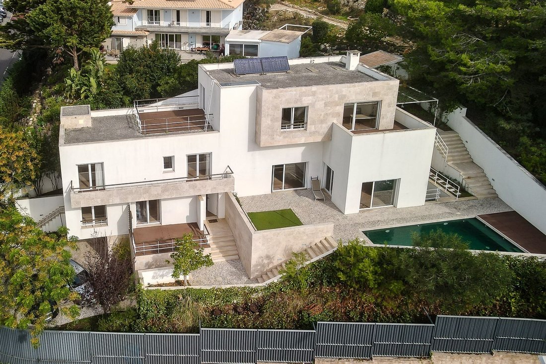 Villa in Carcavelos e Parede, Lisbon, Portugal 1 - 17389603