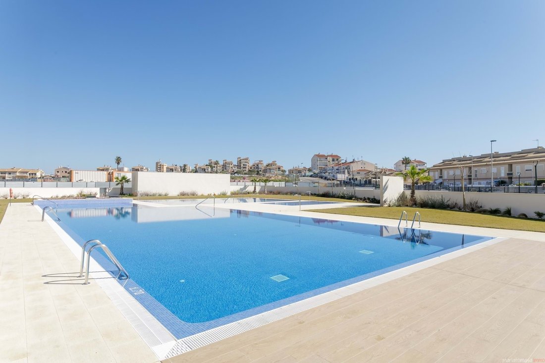 Apartment in Torrevieja, Valencian Community, Spain 3 - 17387414