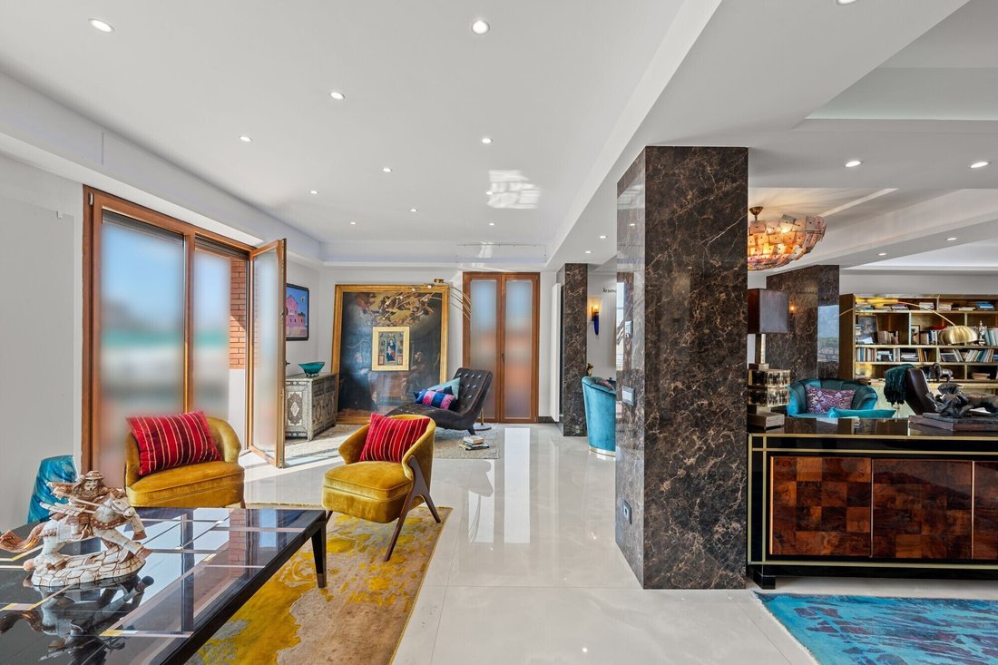 Penthouse in Center, Massa, Italy 3 - 17388673