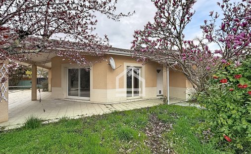 House in Saint-Medard-en-Jalles, Nouvelle-Aquitaine, France 1