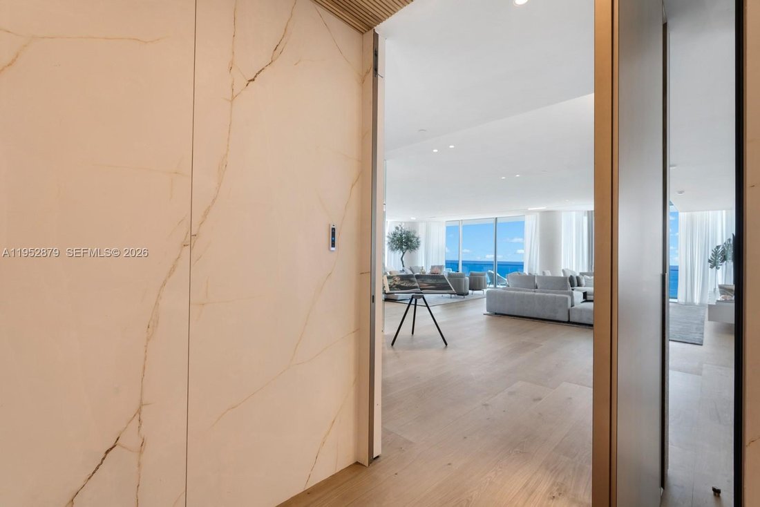 Condo in Bal Harbour, Florida, United States 3 - 17389190