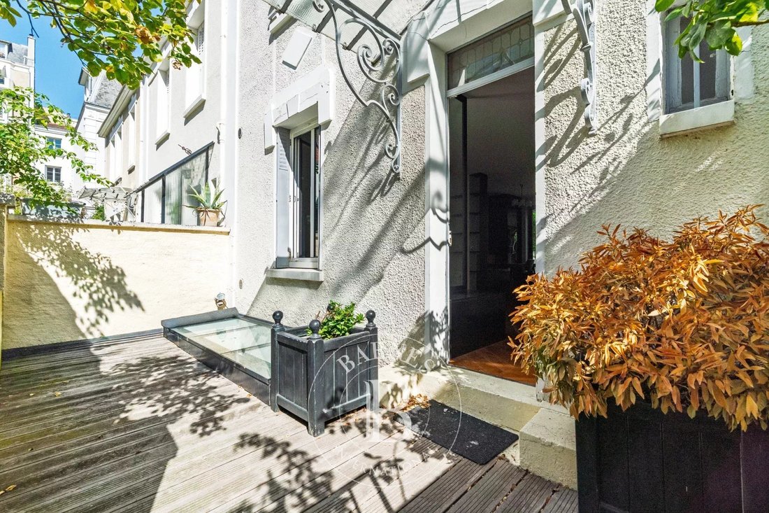 Townhouse in Auteuil Sud, Paris 16e Arrondissement, Paris 4 - 17389015