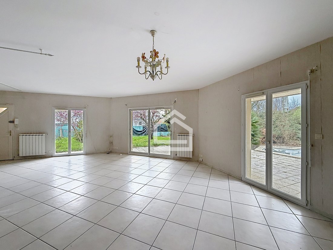 House in Saint-Medard-en-Jalles, Nouvelle-Aquitaine, France 5 - 17388821