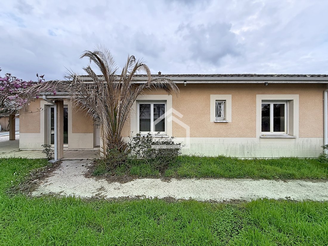 House in Saint-Medard-en-Jalles, Nouvelle-Aquitaine, France 2 - 17388821