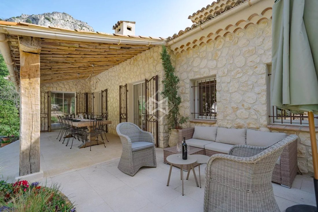 Villa à Vence, Provence-Alpes-Côte d'Azur, France 2 - 17389074