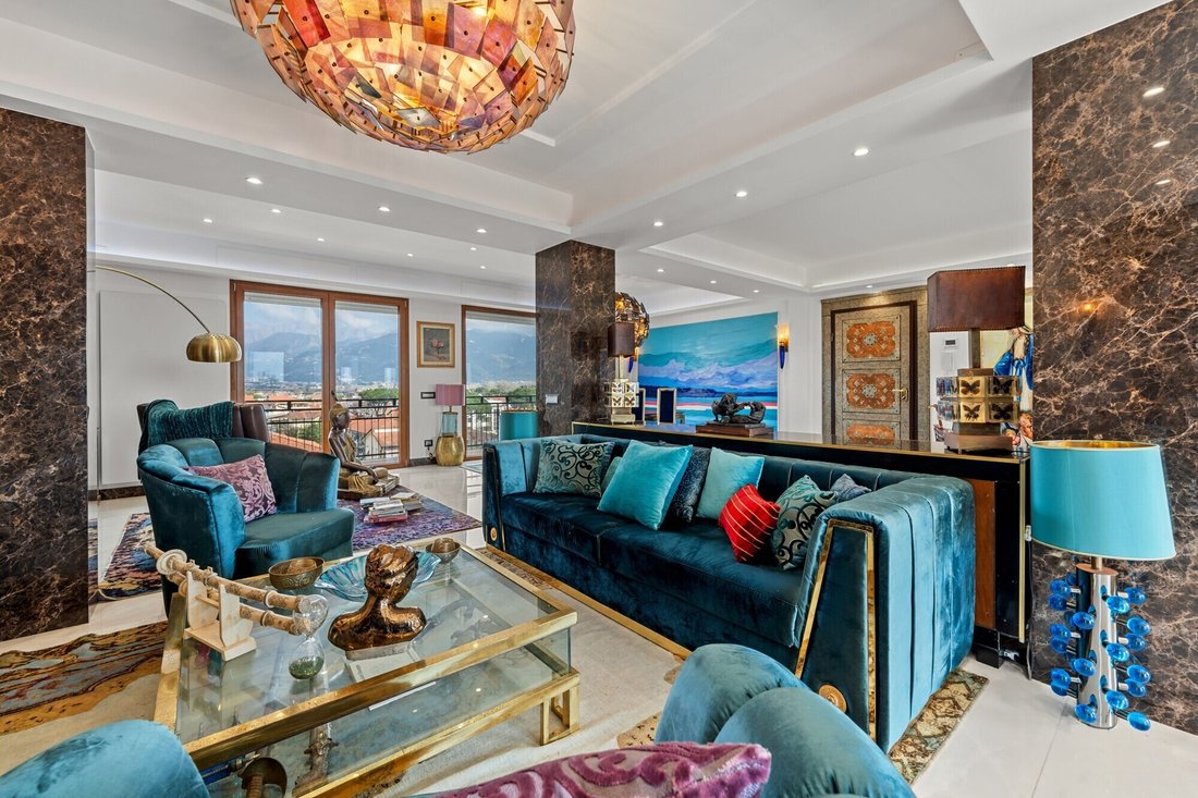 Penthouse in Center, Massa, Italy 5 - 17388673