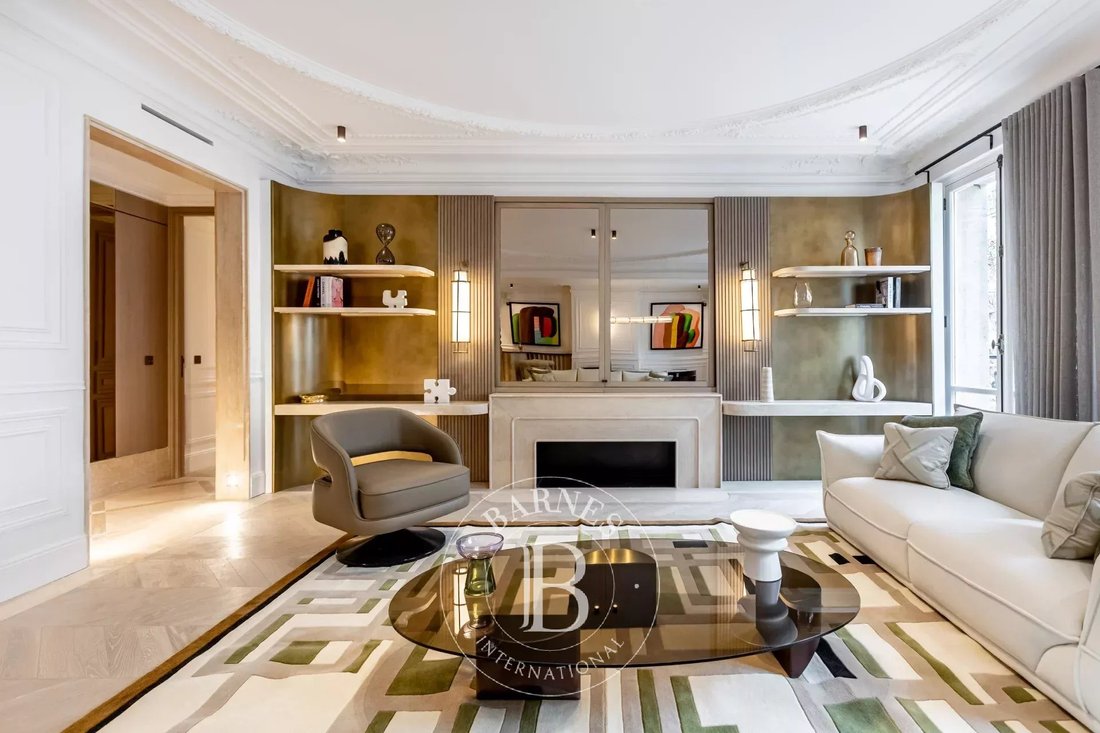 Apartment in Porte Dauphine, Paris 16e Arrondissement, Paris 2 - 17389024