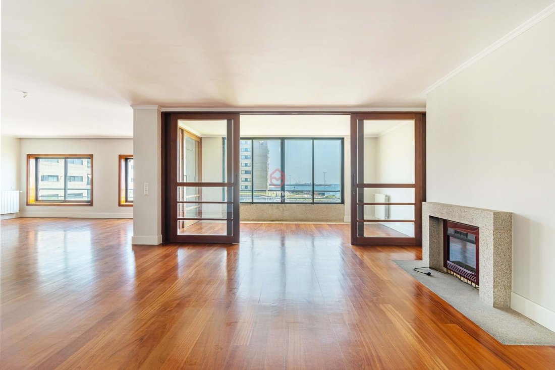 Apartment in Matosinhos e Leca da Palmeira, Porto District, Portugal 4 - 17387419
