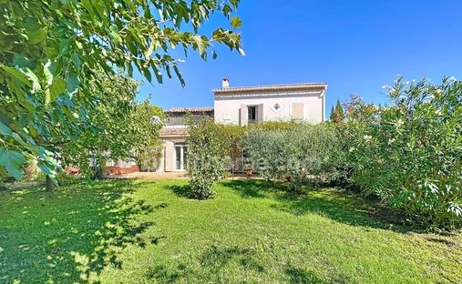House in Maillane, Provence-Alpes-Côte d'Azur, France 1