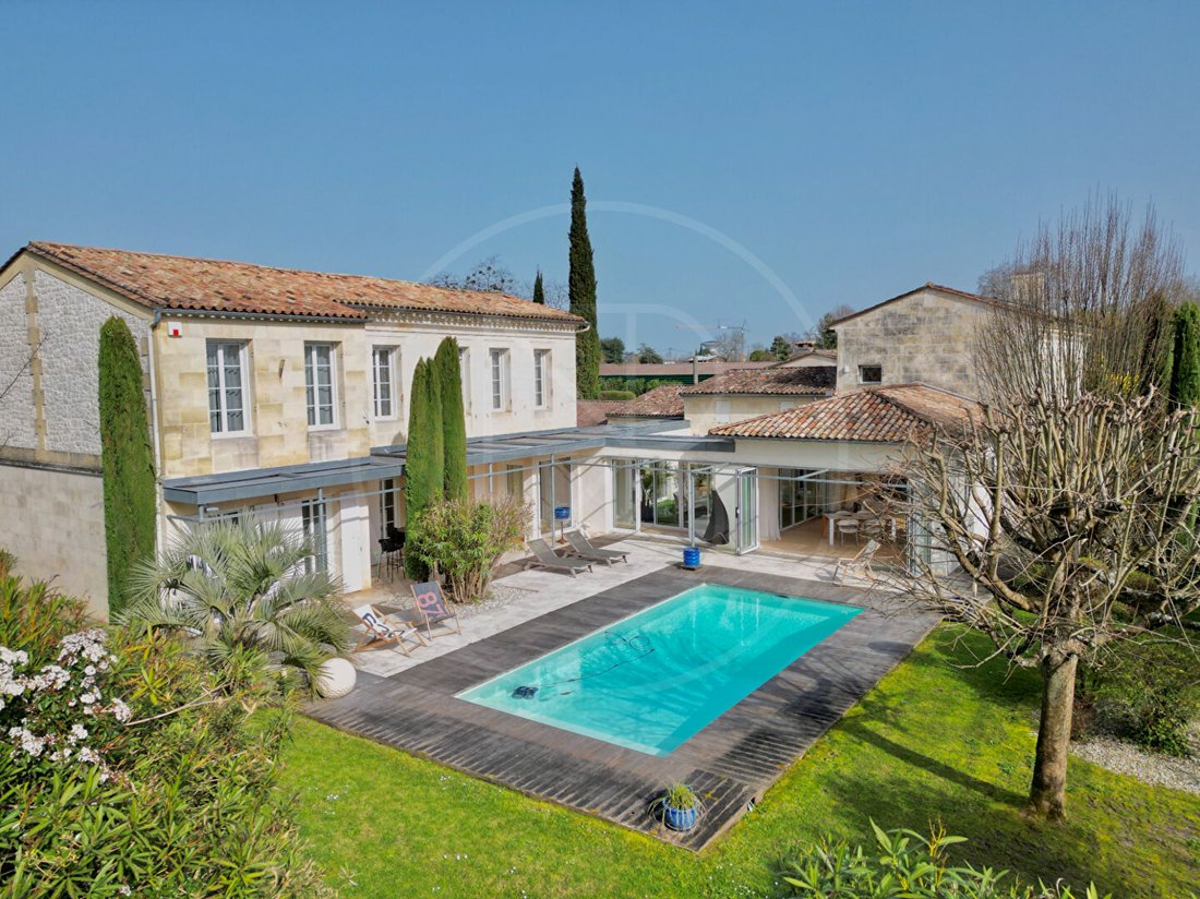 Villa in Libourne, Nouvelle-Aquitaine, France 1 - 17388792