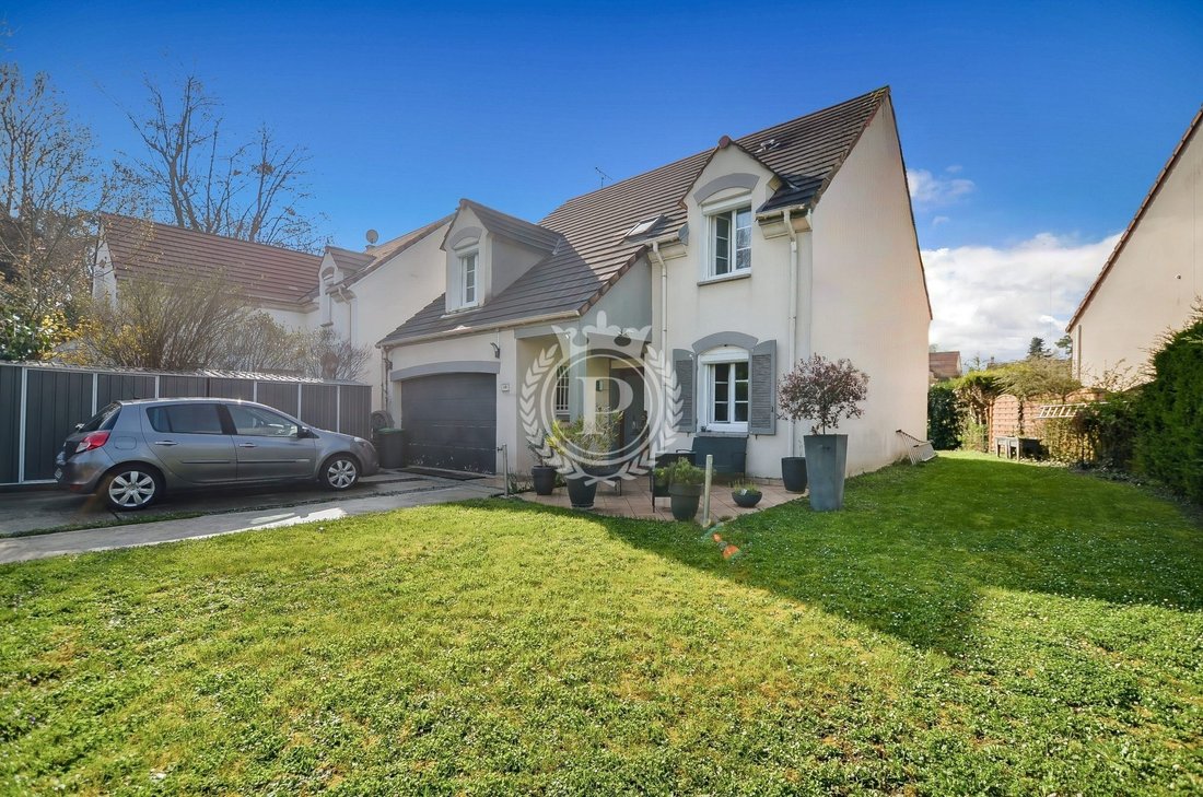 House in Soisy-sous-Montmorency, Ile-de-France, France 1 - 17388738