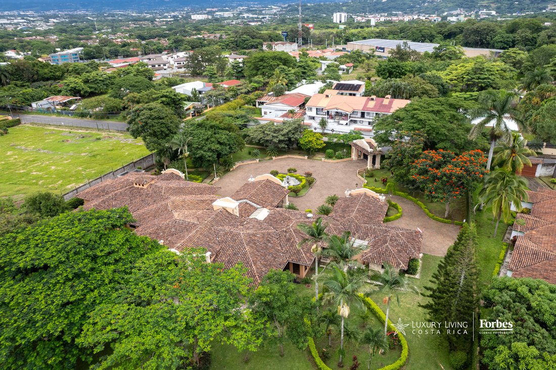 Estate in Río Oro, San José Province, Costa Rica 4 - 17392403