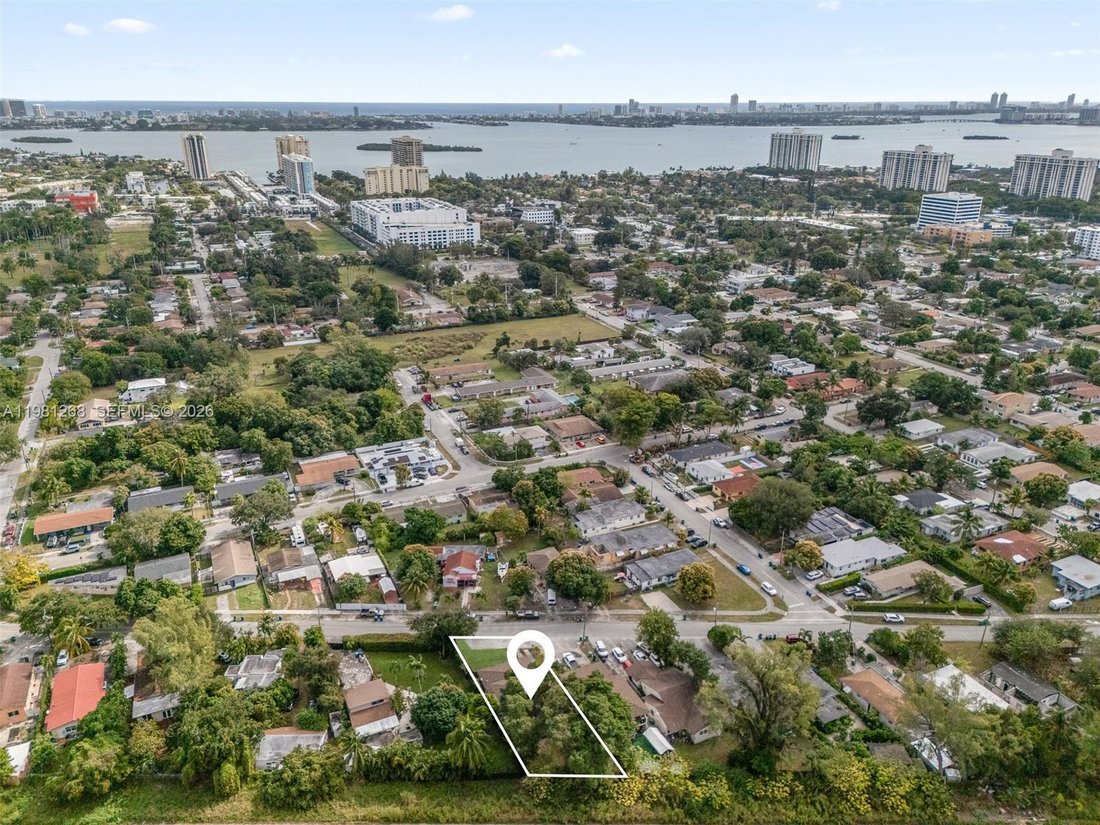 House in Miami, Florida, United States 1 - 17390248