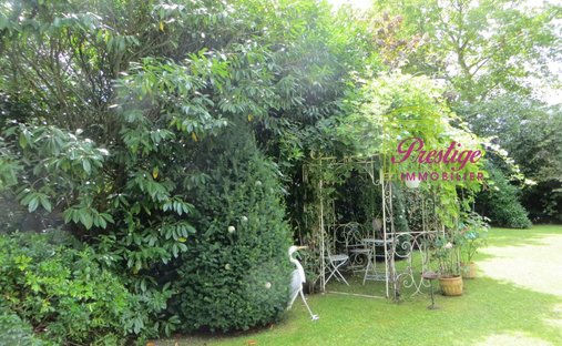 Estate in Napoleon, Maisons-Laffitte, France 1