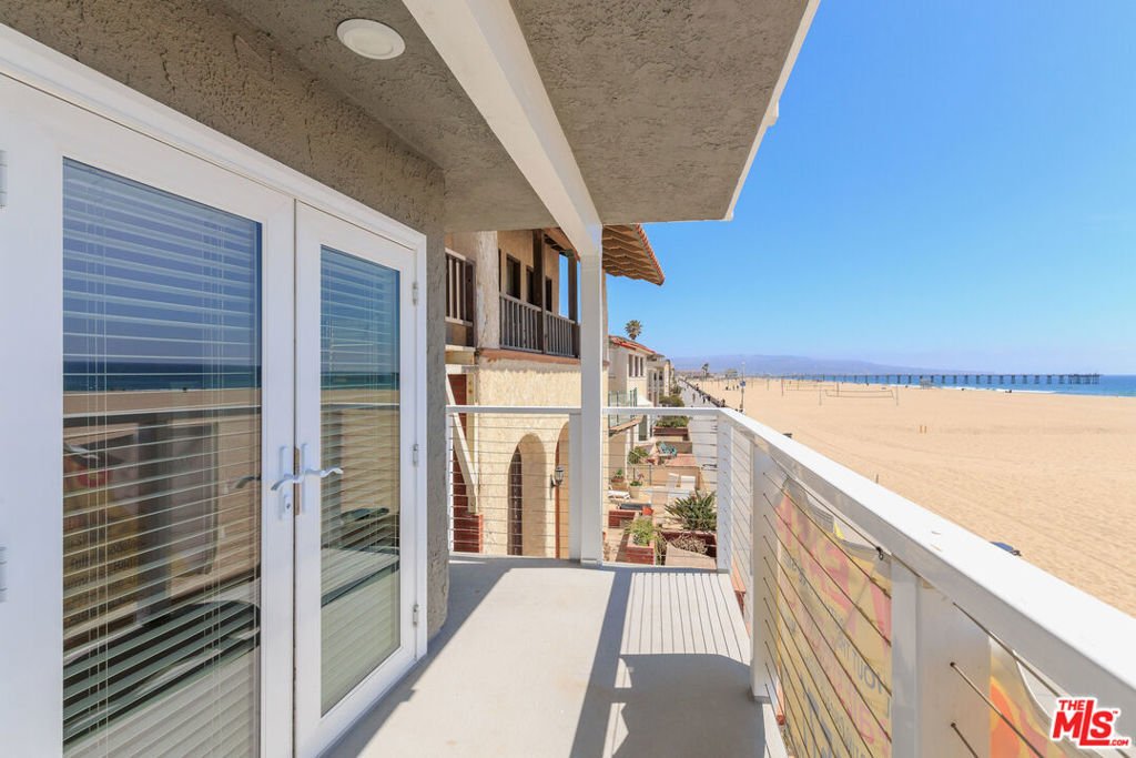 Hermosa Beach, California, United States 4 - 17390388