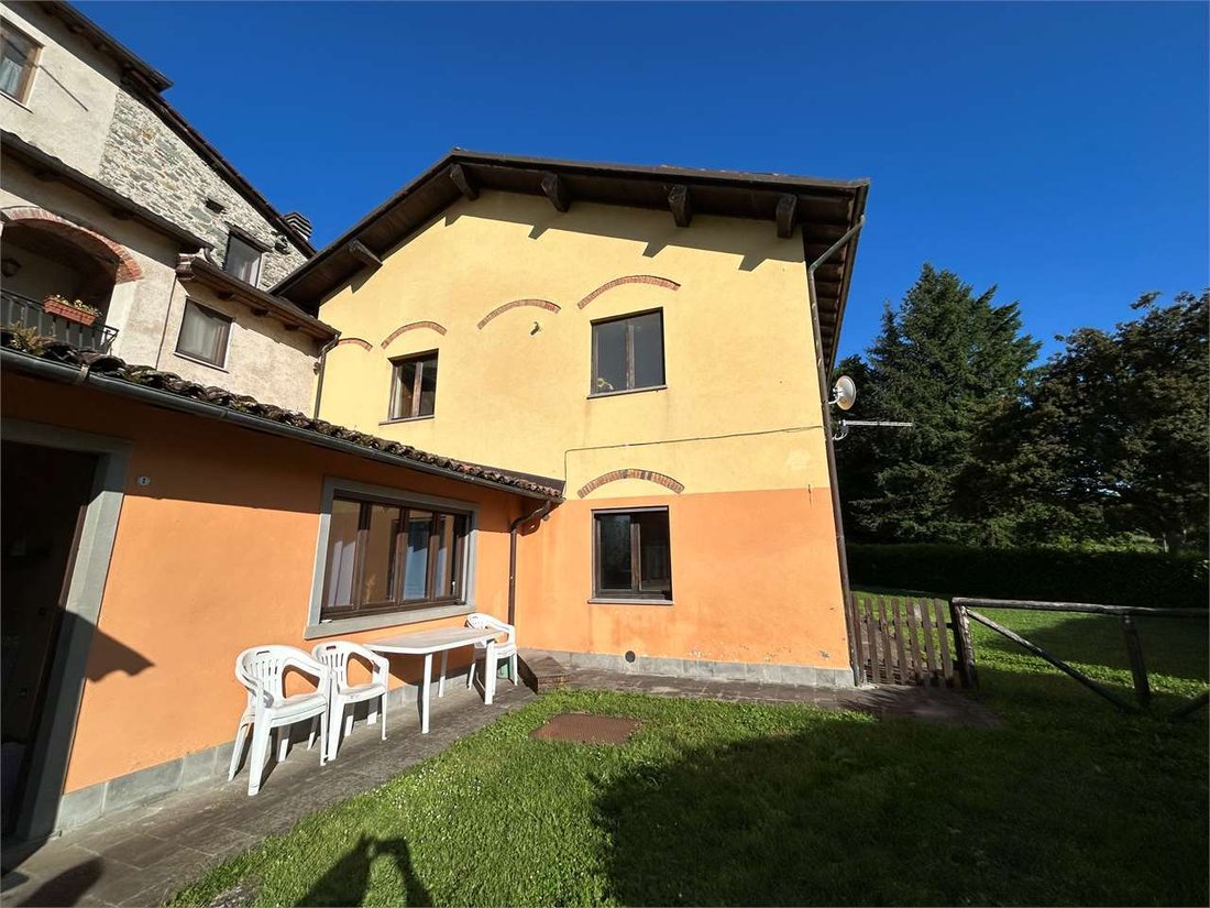 Estate in Castelnuovo di Garfagnana, Tuscany, Italy 3 - 17391328