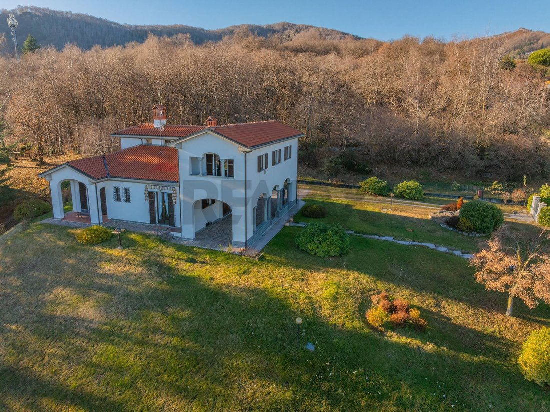 Villa in Nebbiuno, Piedmont, Italy 4 - 17392701