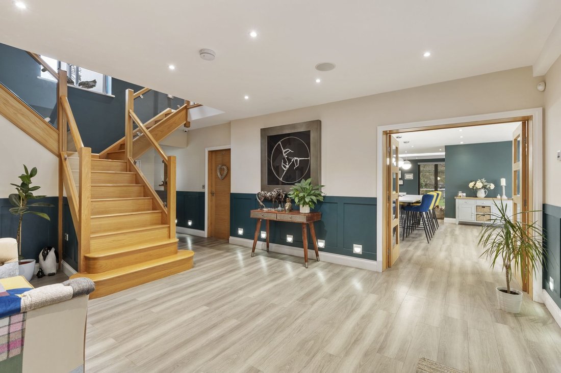 House in Llantwit Major, Wales 2 - 17394331