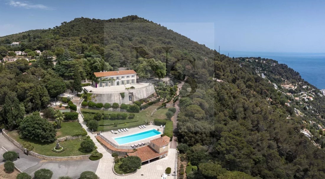 Estate in Villefranche-sur-Mer, Provence-Alpes-Côte d'Azur, France 2 - 17390327