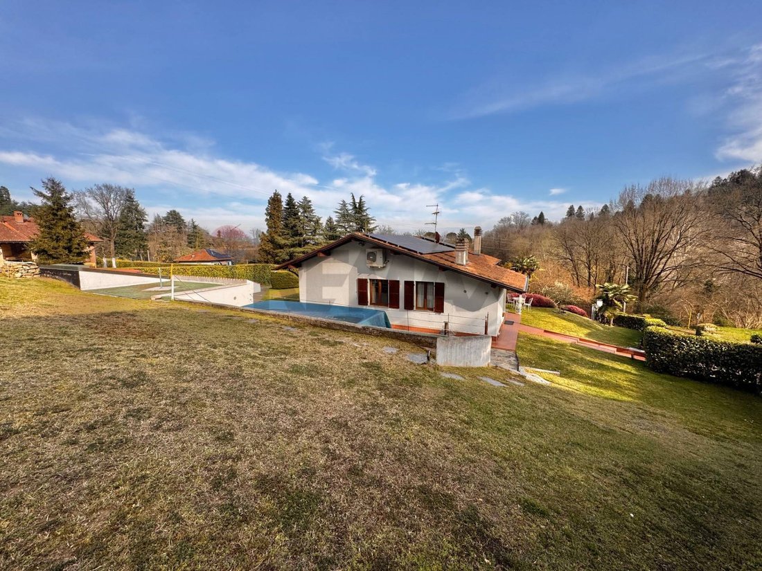 Villa in Arona, Piedmont, Italy 4 - 17392665