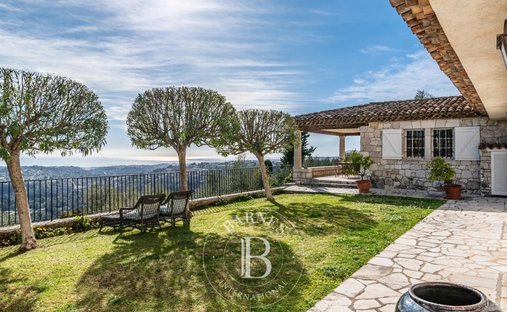 Country House in Plan de Noves, Vence, France 1