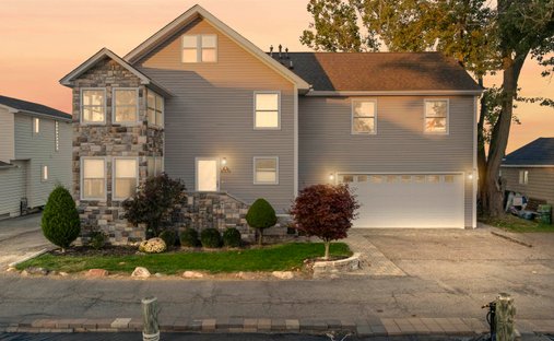 House in New Baltimore, Michigan, United States 1