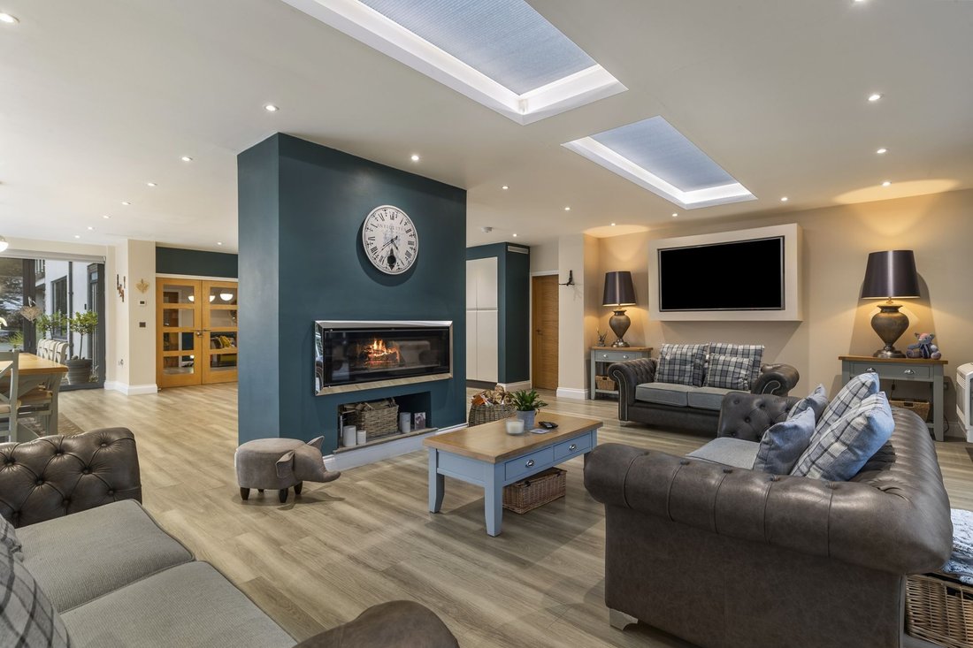 House in Llantwit Major, Wales 5 - 17394331