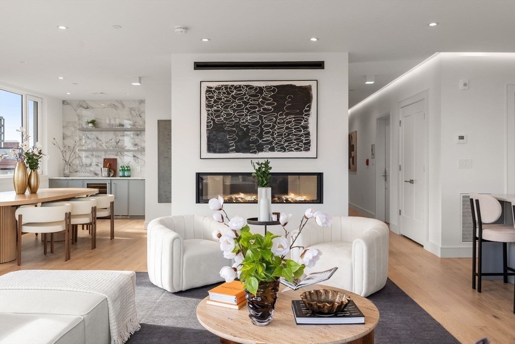 Condo in Boston, Massachusetts, United States 3 - 17390346