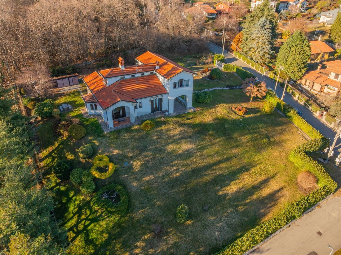 Villa in Nebbiuno, Piedmont, Italy 5 - 17392701