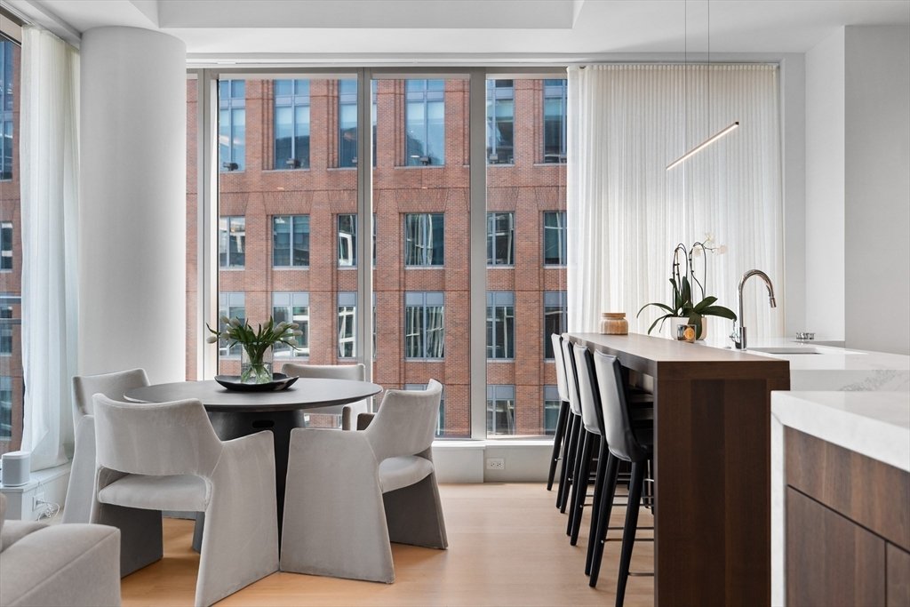 Condo in Boston, Massachusetts, United States 3 - 17141158