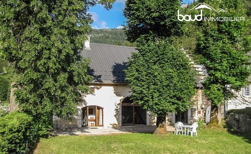 House in Lans-en-Vercors, Auvergne-Rhône-Alpes, France 1