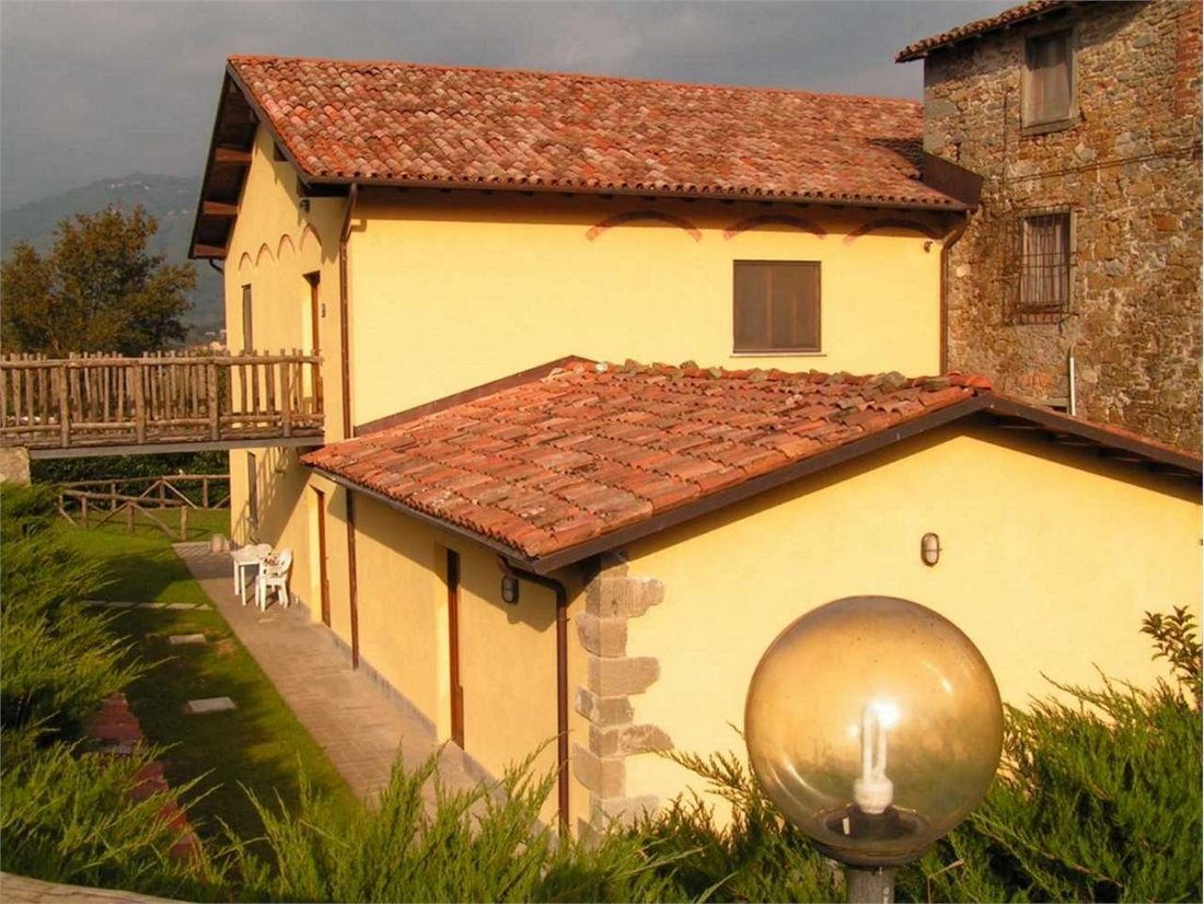 Estate in Castelnuovo di Garfagnana, Tuscany, Italy 2 - 17391328