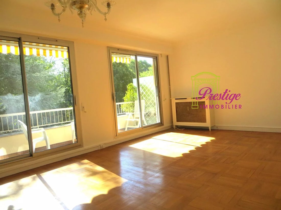 Apartment in Sud, Le Mesnil-le-Roi, France 5 - 16150758